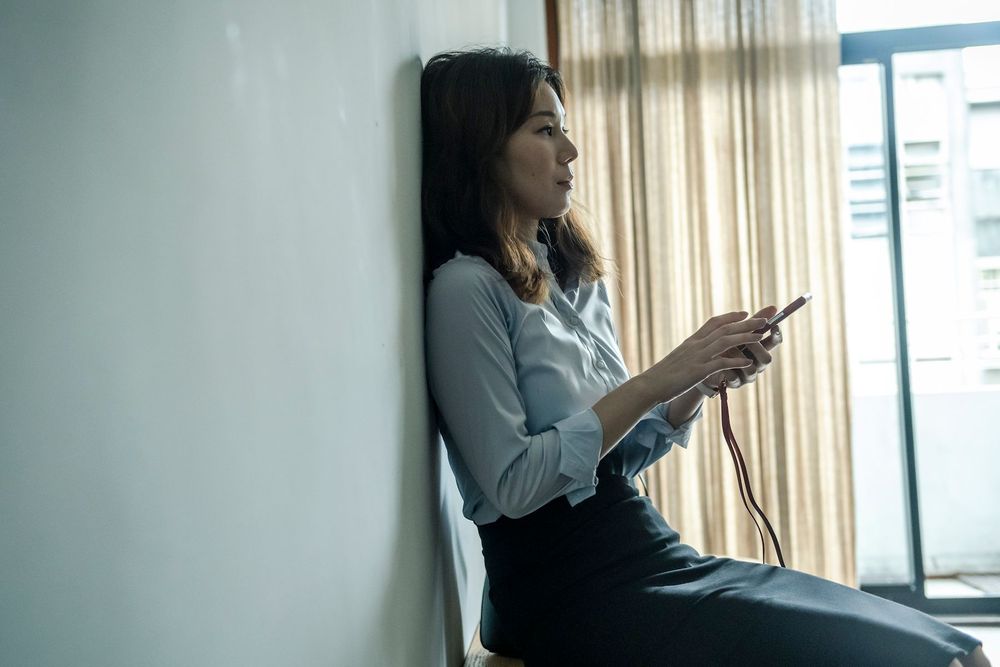 《村裡來了個暴走女外科》爆紅護理長許乃涵飾演追求自己所愛的地方媽媽。奇葩娛樂提供