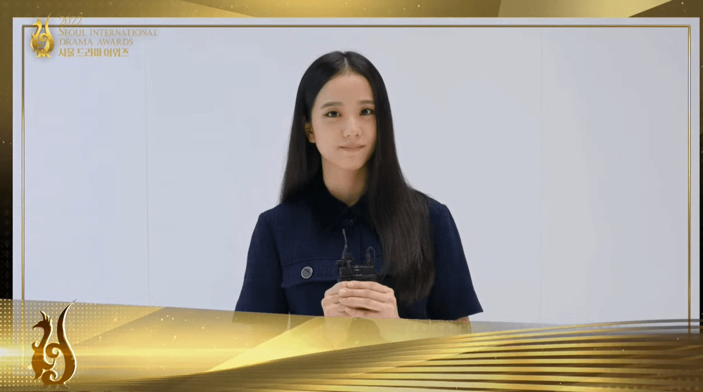 人在美國的Jisoo得到韓流電視劇最佳女演員，透過影片發表感言。翻攝KBS YouTube