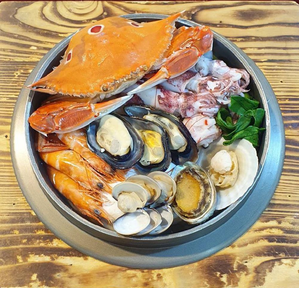位於金山的第一鍋海鮮鍋燒。取自新北市網站