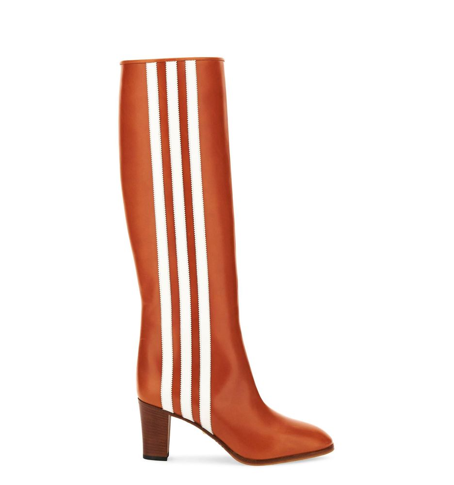 adidas X GUCCI橘色皮革高跟靴,5萬7200元。品牌提供