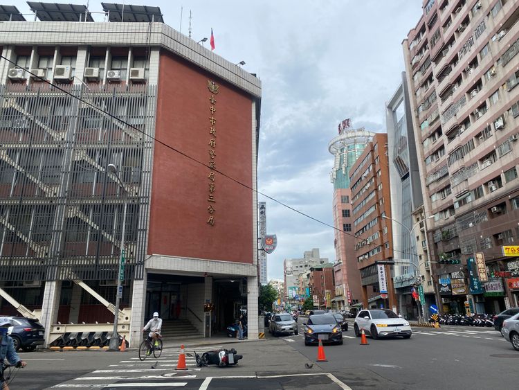 警方表示權責屬於交通隊。張喆喜攝