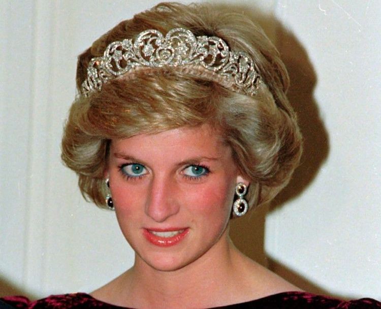 查理三世的前妻黛安娜王妃頭戴「史賓賽王冠」。美聯社資料照片
