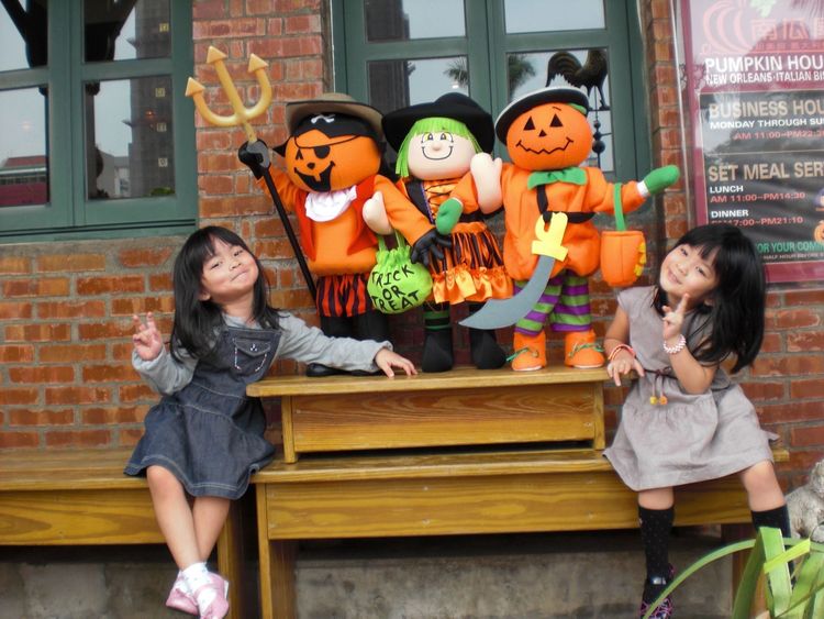 高子蕎、高子璨姊妹16年前藉由試管手術誕生的異卵雙胞胎姊妹。家屬提供