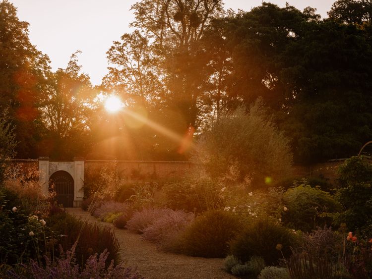 WILDSMITH品牌創立源起於英國赫克菲爾德莊園。品牌提供