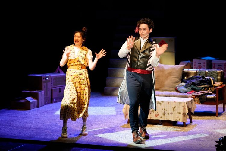 夏宇童（左）與倪安東（右）才剛演完一場包場演出。全民大劇團提供