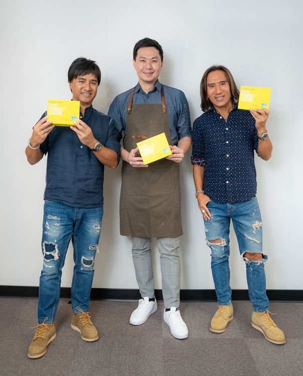 動力火車尤秋興（左起）聯手麵包冠軍師傅陳永信推限量商品，右為顏志琳。華研提供