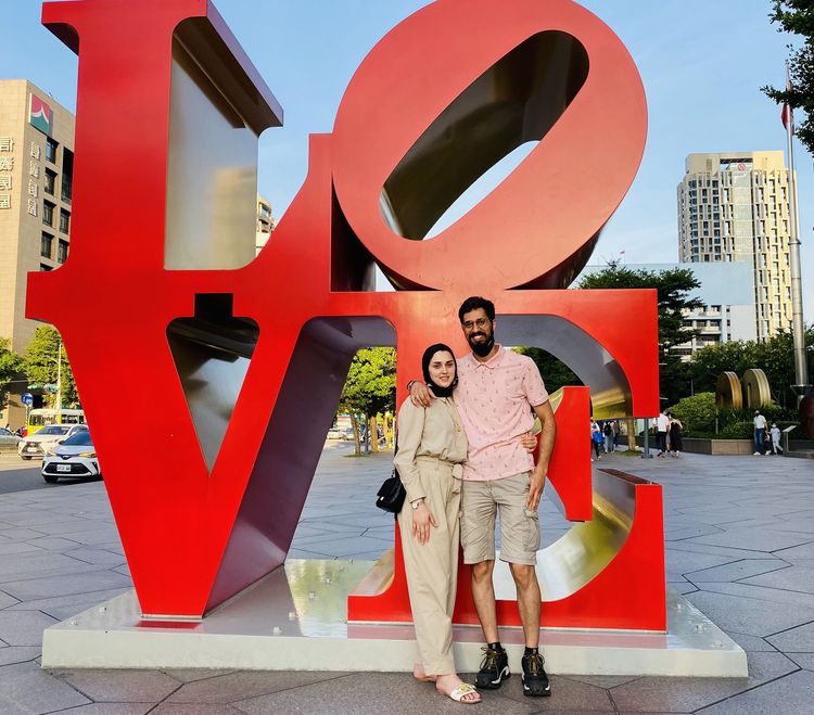 莫安柏來台近8年，在台灣完成碩士及博士學業。翻攝畫面