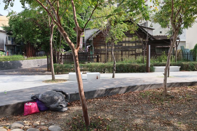 街友的睡袋。張喆喜攝