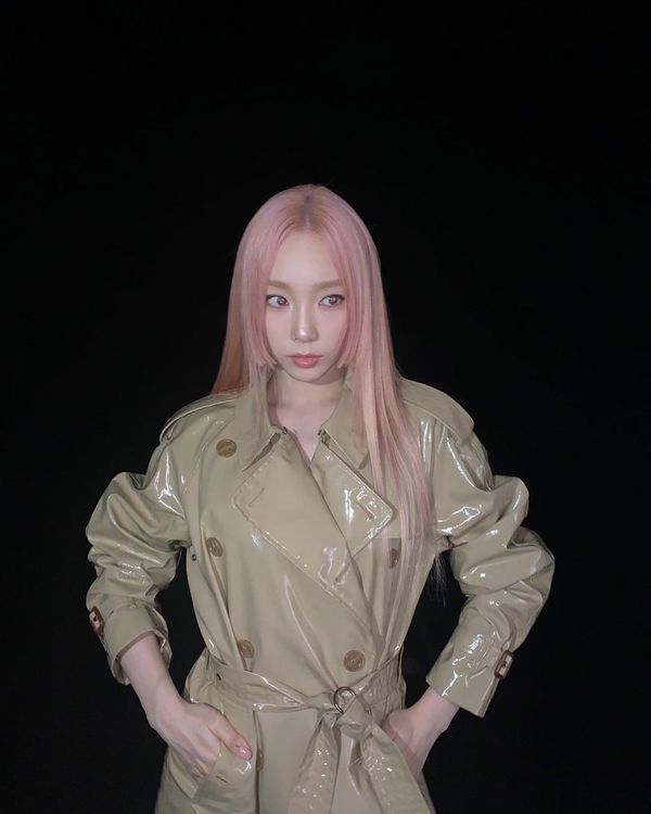 韓團「少女時代」成員太妍的粉色「公主切」髮型相當搶眼。taeyeon_ss IG