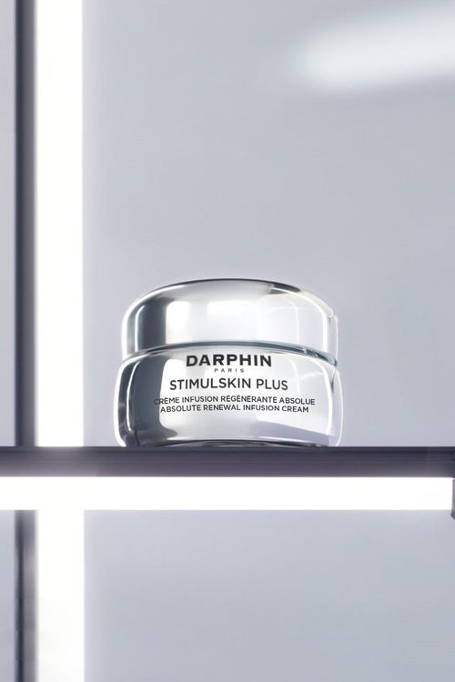 DARPHIN深海翡翠魚子緊緻霜，50ml／1萬2000 元。品牌提供