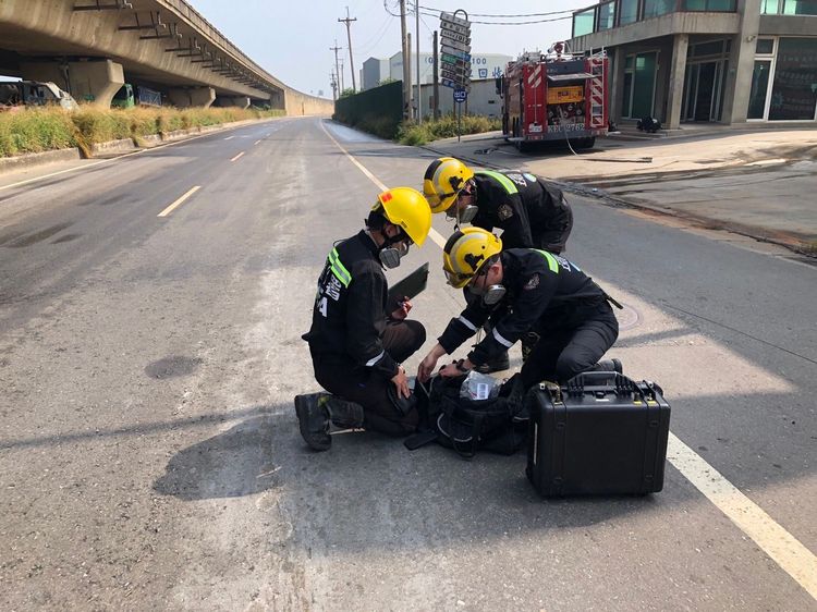 現場化驗。桃園市消防局提供