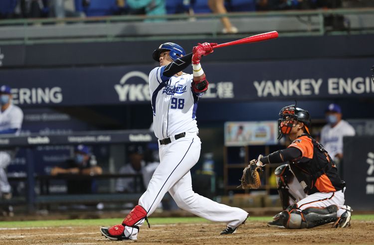 富邦高國麟轟出史上第2支代打再見滿貫砲。 富邦悍將提供