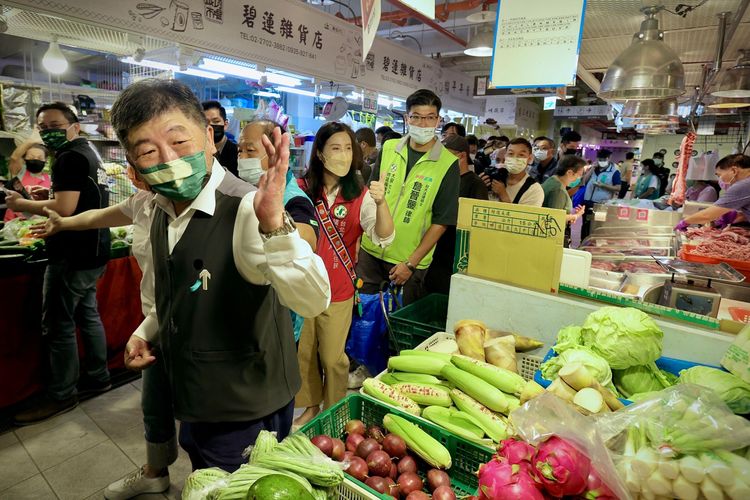 陳時中直言，大家好像都覺得不當連結、抹黑是好的選舉策略。林林攝