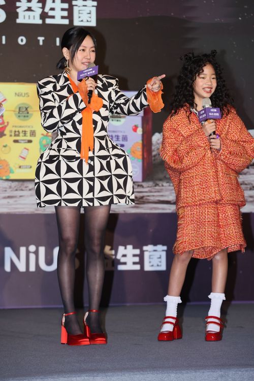 小S（左）跟許老三互動相當有趣。彭欣偉攝