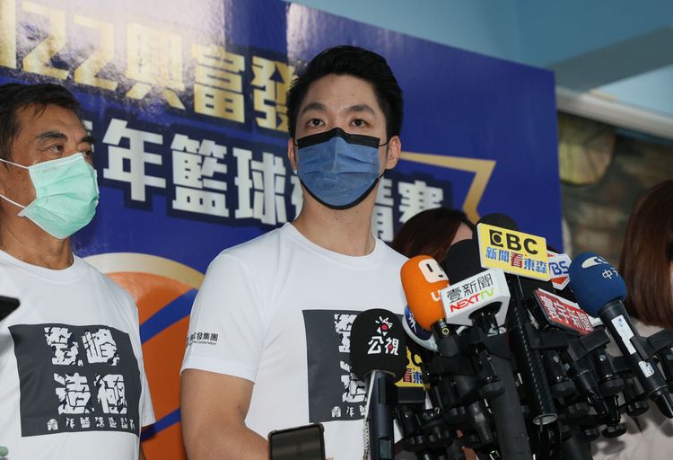 蔣萬安對於陳時中雖然切割周玉蔻，其實暗地裡還是合謀。彭欣偉攝