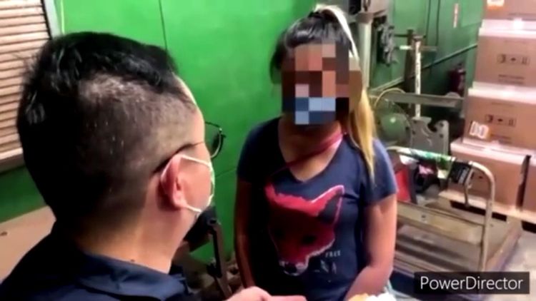 檢警查獲人蛇集團陳姓女子。警方提供