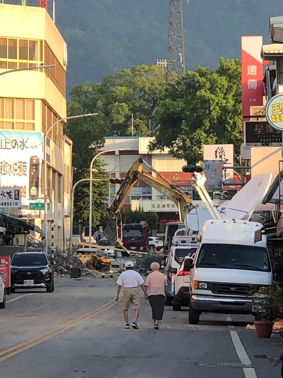 這張照片給了大家滿滿的希望。翻攝《爆廢公社》