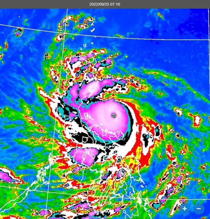 從雲系來看，諾盧會對菲律賓帶來威脅。翻攝鄭明典臉書