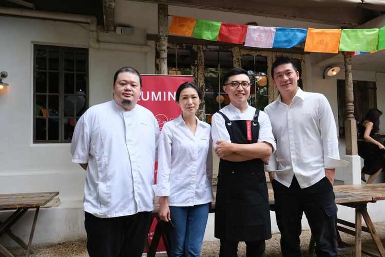 LUMINA CHALLENGE和羊料理競賽決賽,香色主廚邱一中(右2),評審陳嵐舒(左2)、Paul Lee(右1)、Nobu Lee(左1)。陳志淵攝