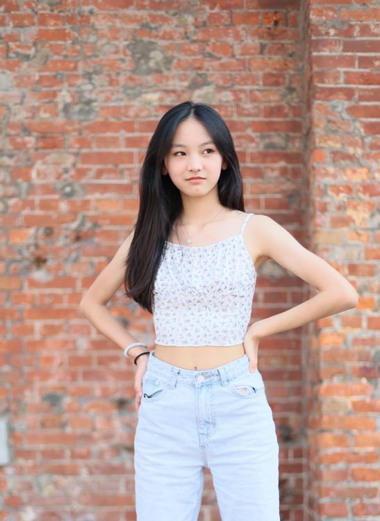 安還是學生，當詢問她的年紀，安微笑不答。鄭孟晃攝