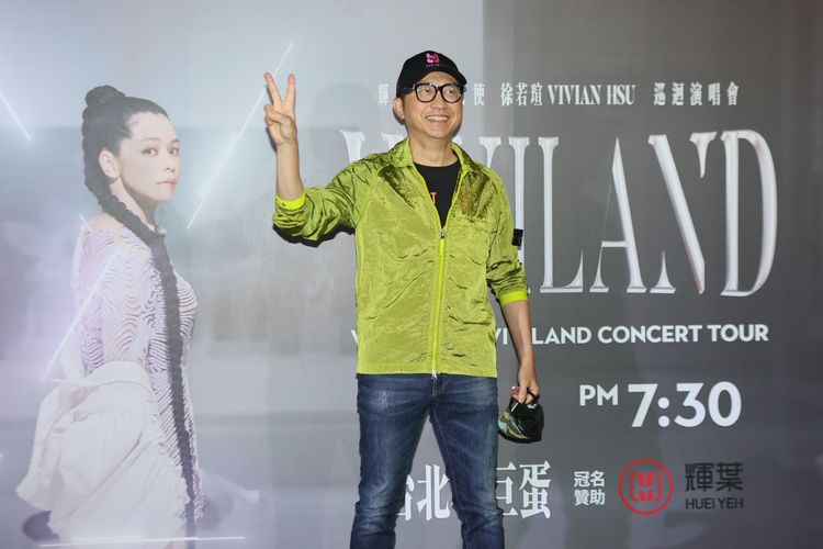 哈林一派輕鬆欣賞演唱會。鄭孟晃攝