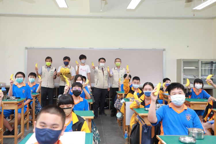 黃偉哲呼籲各界響應都多支持台灣蕉。市府提供