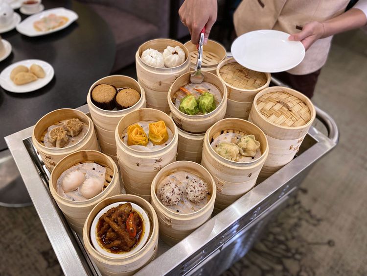 由師傅手工製作的「高顏值」港點每籠100元起。台北凱達提供