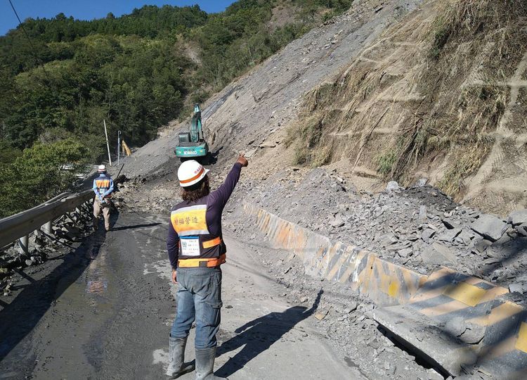 現場增加管制人員負責安全警戒。民眾提供