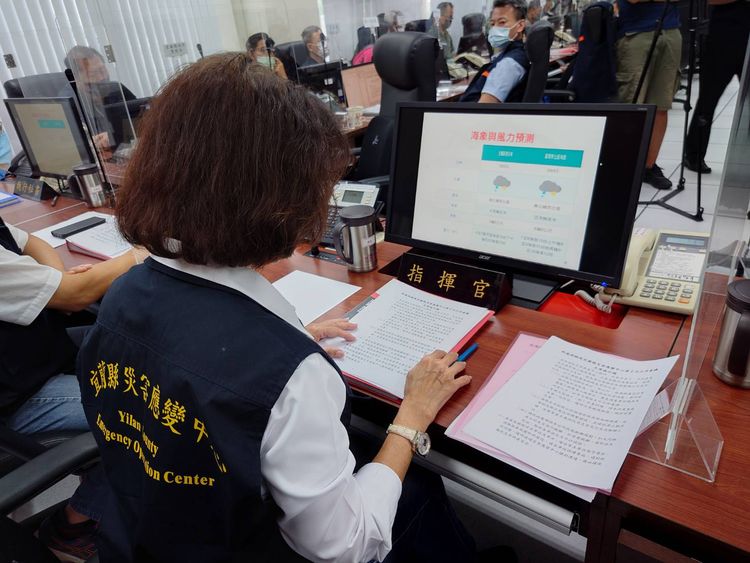 林姿妙督導各單位落實防災工作。翻攝畫面