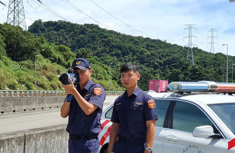 李男在國道超速被拍照舉發（示意圖）。翻攝國道公路警察局臉書