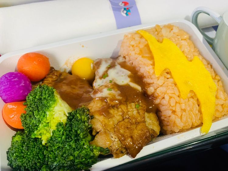 餐點有雞腿排跟漢堡排可選。胡順惠攝