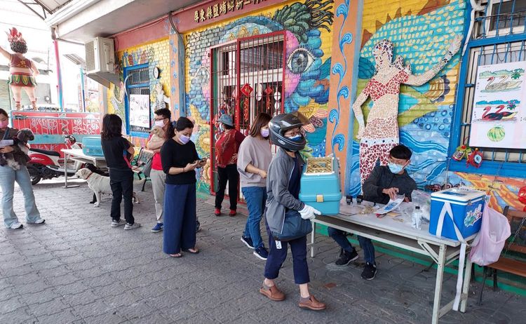 縣府呼籲帶著毛小孩施打狂犬病疫苗。屏東縣政府提供