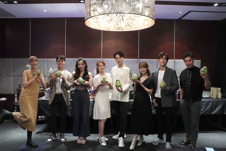 《台灣X檔案》演員群線上直播提前過中秋。中視提供