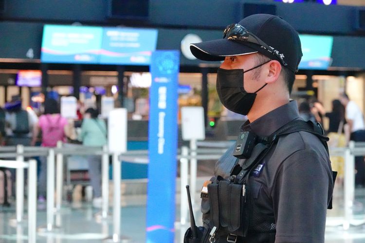 機場特勤警衛隊編制，都有軍事背景或反制技能。施昂強攝