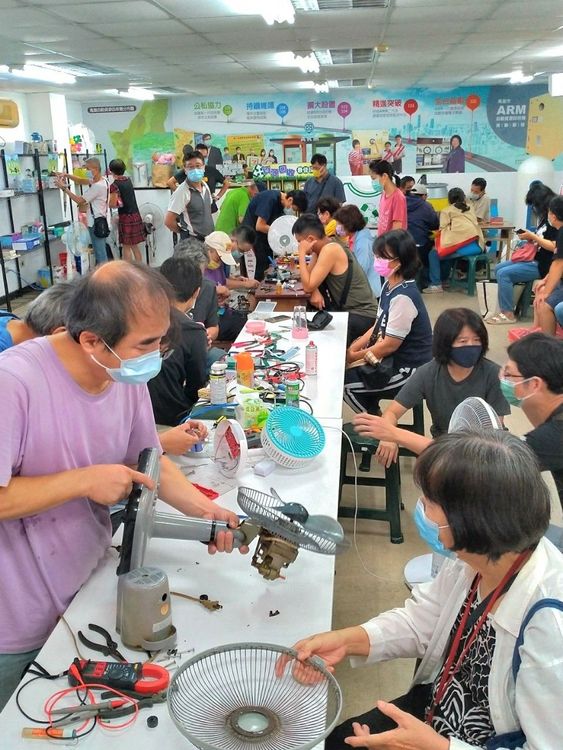 2022年9月17日，小家電診所在南鳳山清潔隊服務。小家電診所提供