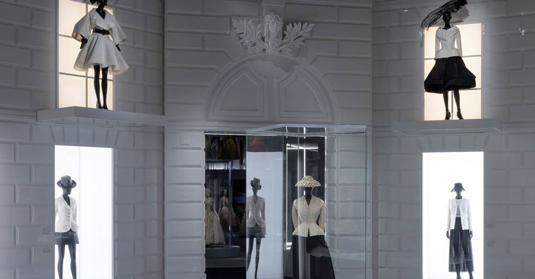 DIOR在2019年於英國倫敦V&A Museum舉辦《Christian Dior：夢之設計師》回顧展。翻攝V&A Museum官網