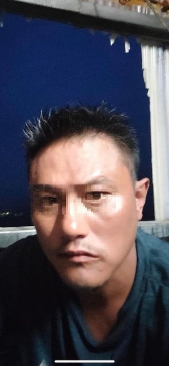 劉男身材魁武。讀者提供