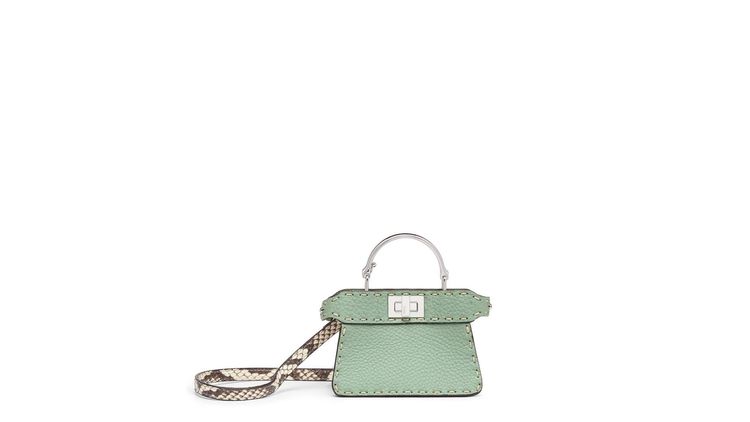 Nano Peekaboo手袋，5萬6000元。品牌提供