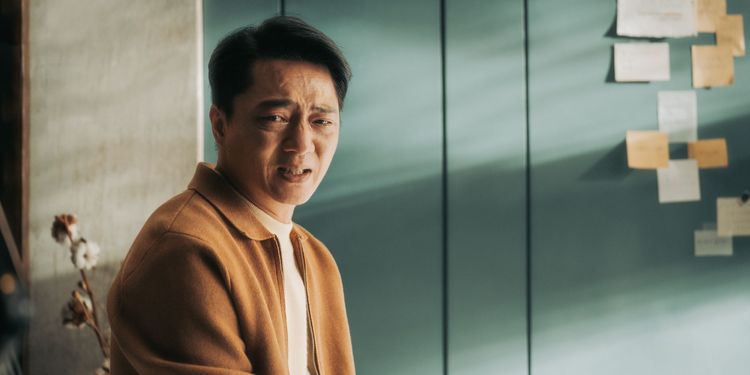 藍葦華劇中工作養家被當搖錢樹。公視提供