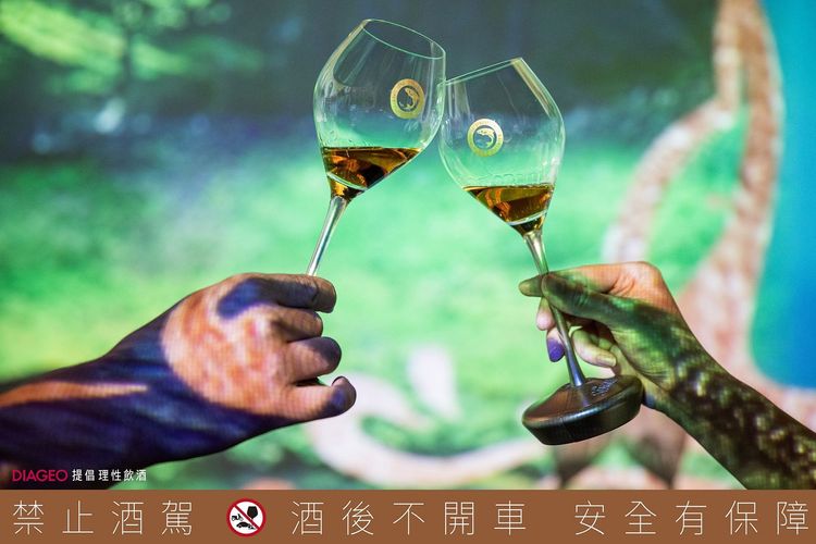 蘇格登醇金13年期間限定「醇金吧」，打造沉浸式數位投影互動體驗。業者提供