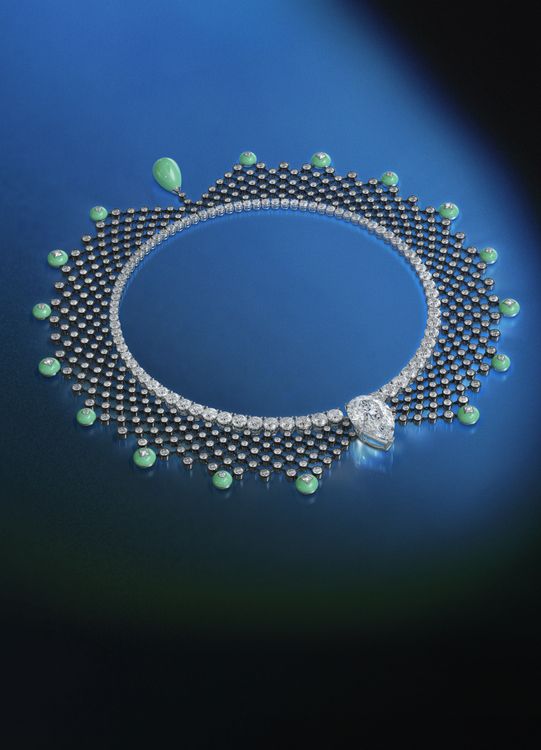 Midnight Aura綠玉髓鑽石項鍊，鑲嵌20.57克拉主鑽，未定價。品牌提供