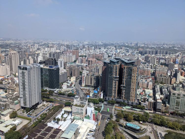 今年第二季後，台灣跟隨美國啟動升息循環、台灣政府接連實施打房限貸手段，減少市場資金流入不動產，不過房價仍未動搖。王鈞生攝