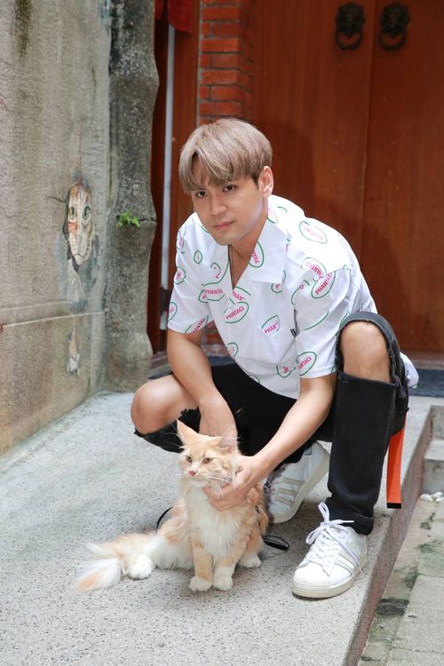 陳零九帶愛貓上節目。朱世閎攝