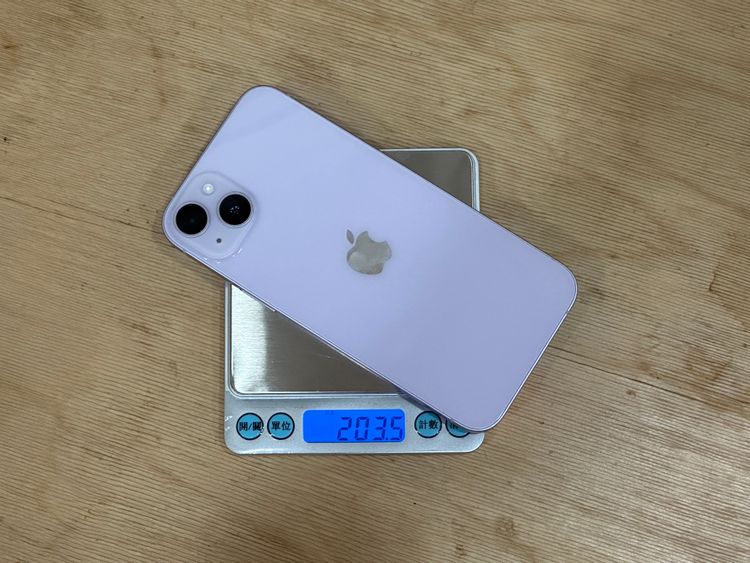 iPhone 14 Plus重量。黃子倫攝