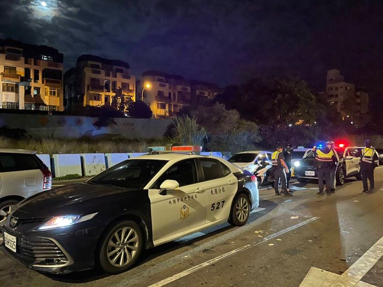 為避免改裝車聚集競速擾人安寧、影響用路人安全，警方於轄內台15線、台61線、台66線等路段，持續規劃防制危險駕車勤務。警方提供