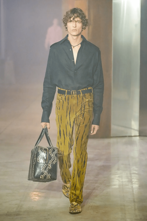 BALLY 2023春夏系列大秀。翻攝VOGUE RUNWAY網站
