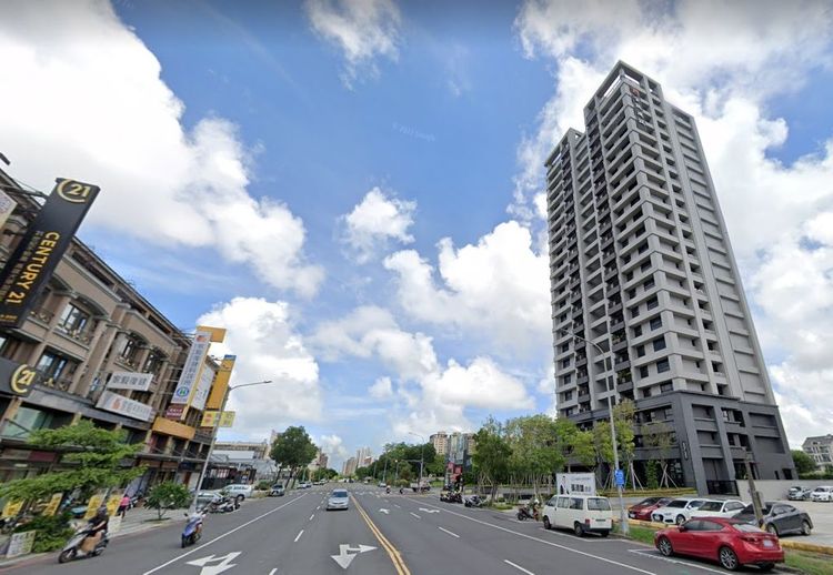 楠梓高雄大學屬於高市新屋供給最多重劃區，購屋客層多屬首購與首換，因鄰近「楠梓科技產業園區」，區段租屋需求大。翻攝google map