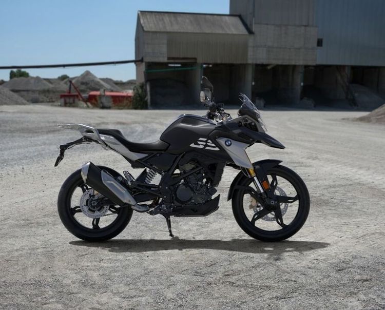 暱稱「小小鳥」的BMW G 310 GS搭載水冷四行程單缸引擎，最大馬力34匹/9250轉，最大扭力28牛頓米/7250轉。取自BMW官網