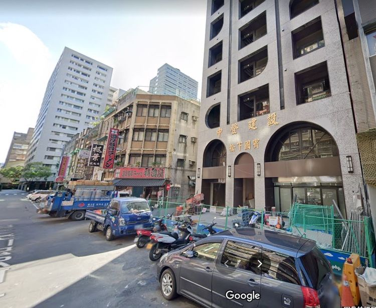 安信建經清點台北市近年5大爛尾樓動態，包括中山區「松下國賓」等五個爛尾樓，預估合計案量逾百億元以上。翻攝畫面