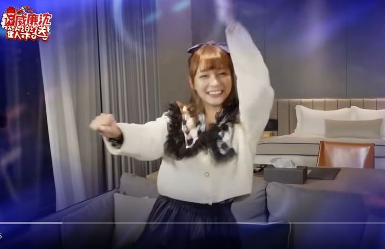 林襄在節目中大秀啦啦隊應援舞步。翻攝自YT頻道《威廉沈歡樂送》